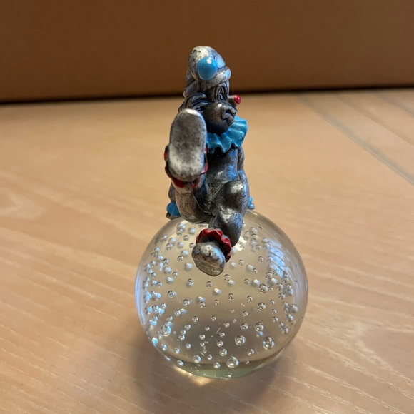 Vintage George Good Pewter Clown Paperweight. - Picture 4 of 10
